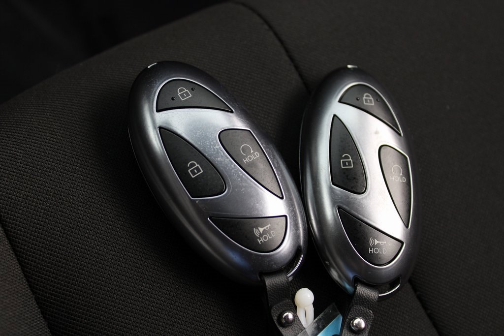 Certified 2025 Hyundai Elantra Sport image 25