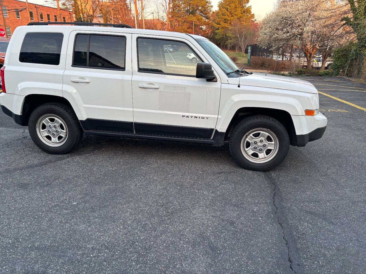 Used 2015 Jeep Patriot Sport w/ Power Value Group AWD/4WD image 4