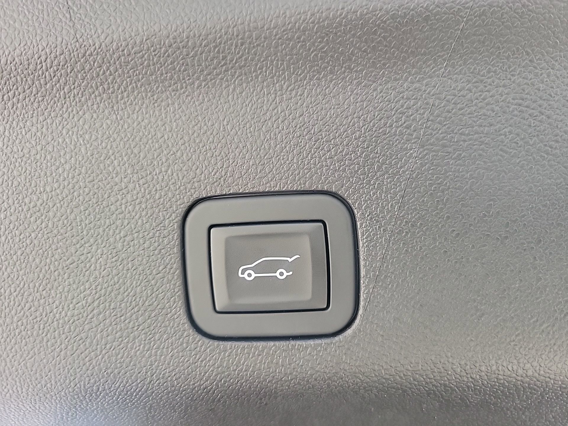 Used 2025 GMC Yukon XL Denali image 18