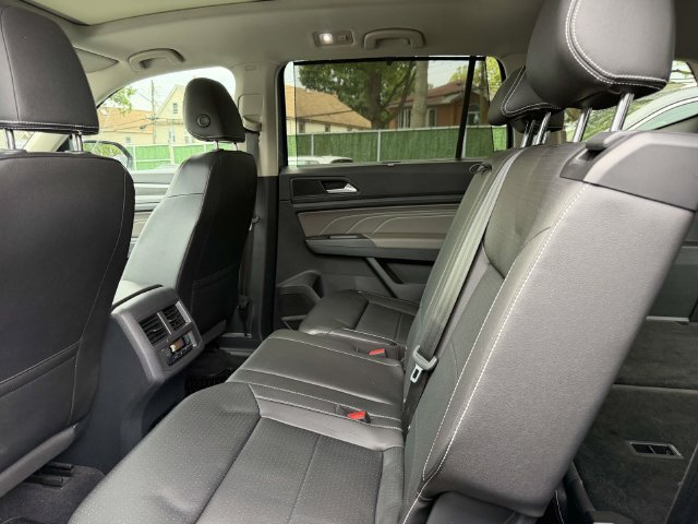 Certified 2023 Volkswagen Atlas SE w/ Panoramic Sunroof Package AWD/4WD image 13