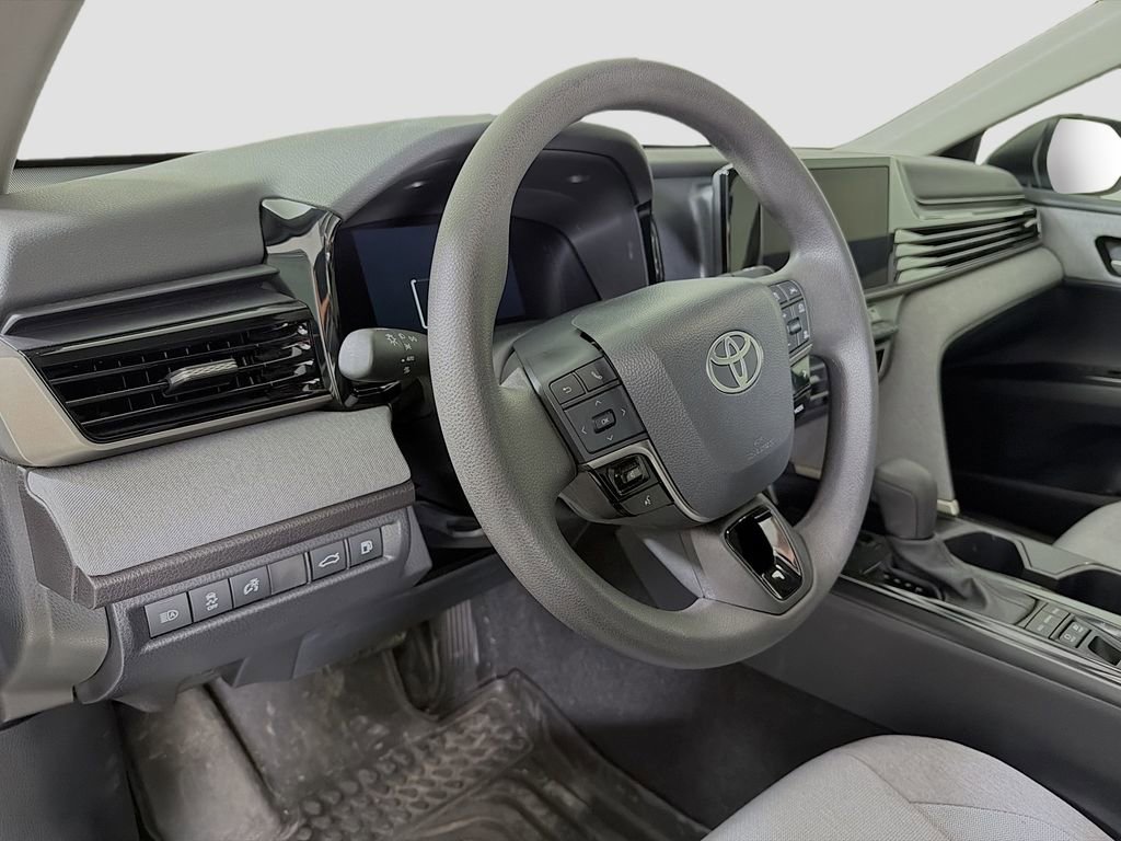 Used 2025 Toyota Camry LE FWD image 10