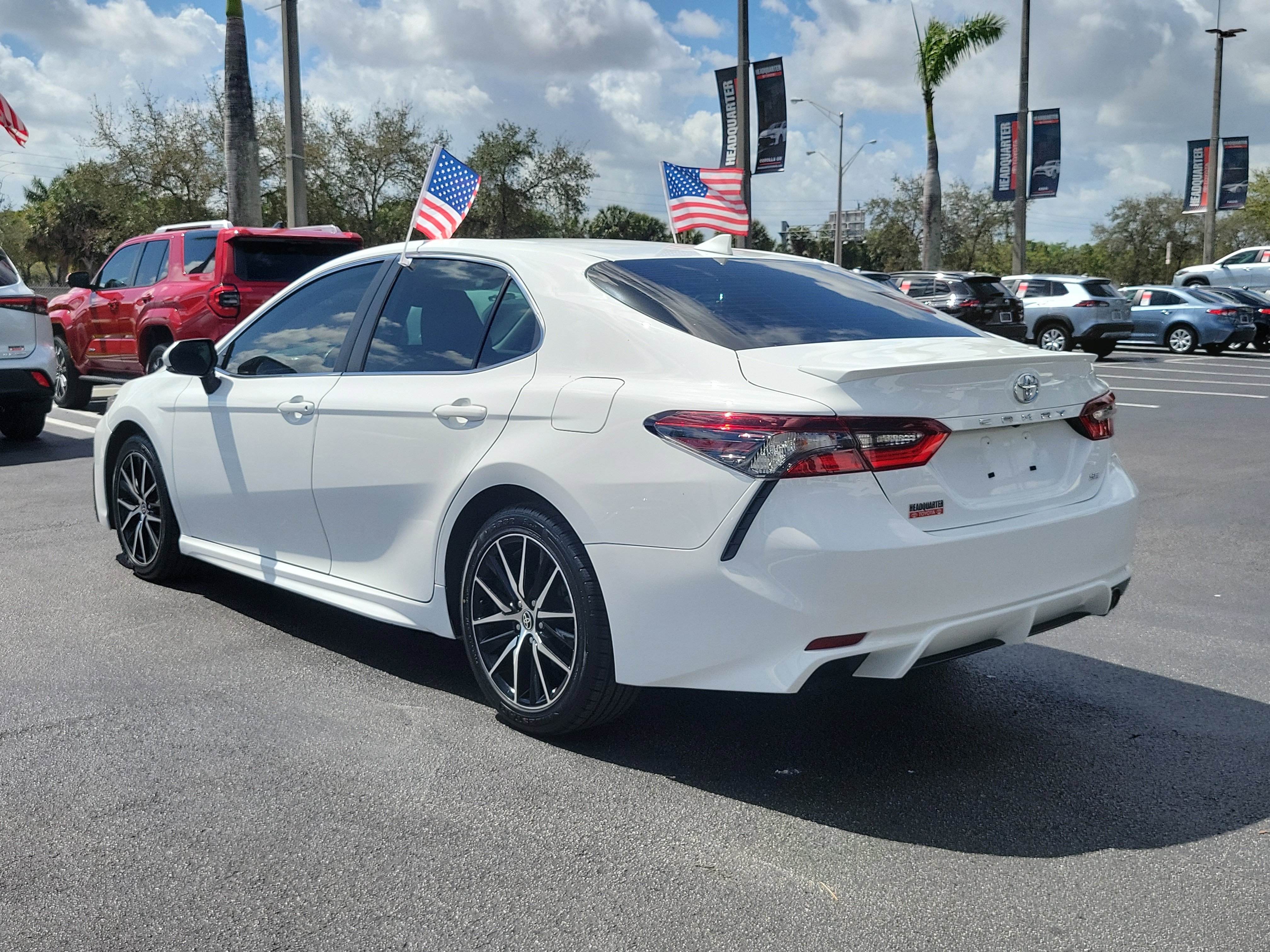 Used 2023 Toyota Camry SE w/ Convenience Package FWD image 8
