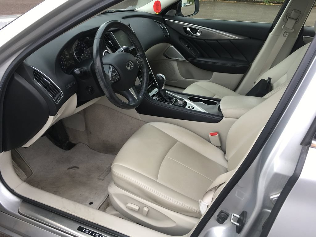 Used 2017 INFINITI Q50 3.0t Premium w/ 3.0T Premium Plus Package RWD image 4