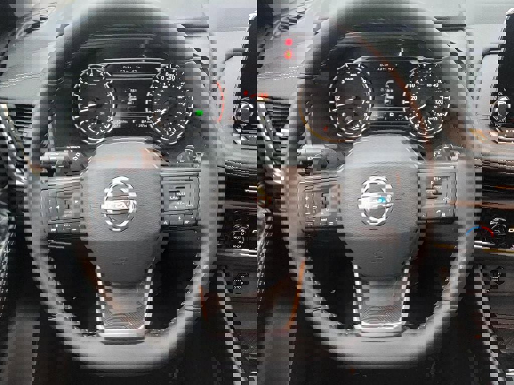 Certified 2025 Nissan Rogue SV image 13