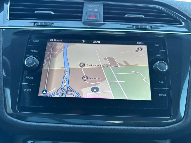 Used 2022 Volkswagen Tiguan SEL R-Line AWD/4WD image 12