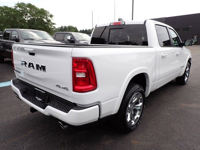 New 2026 RAM 1500 4x4 Crew Cab image 6