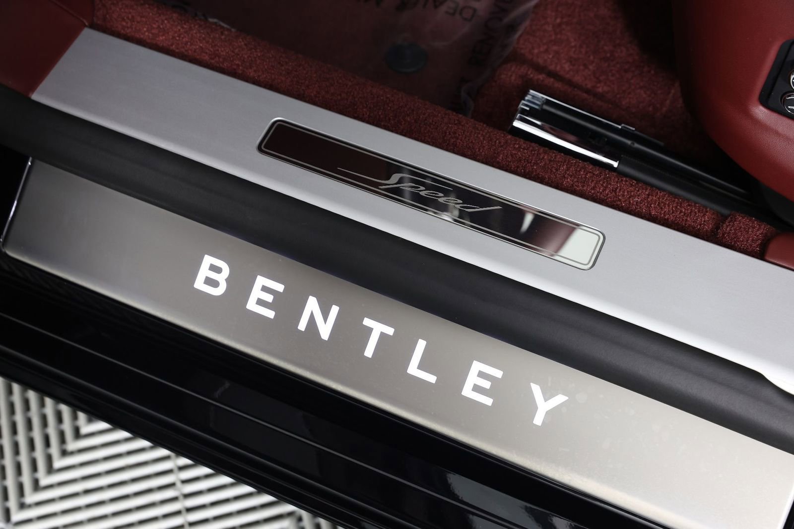 Used 2024 Bentley Flying Spur W12 image 24