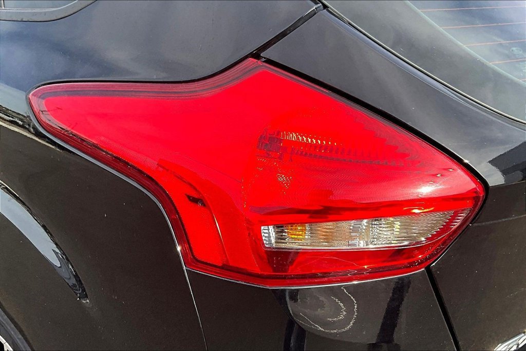 Used 2017 Ford Focus SEL FWD image 23