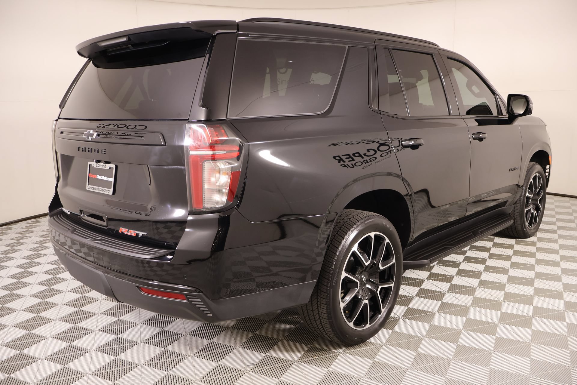 Used 2024 Chevrolet Tahoe RST w/ Luxury Package AWD/4WD image 25