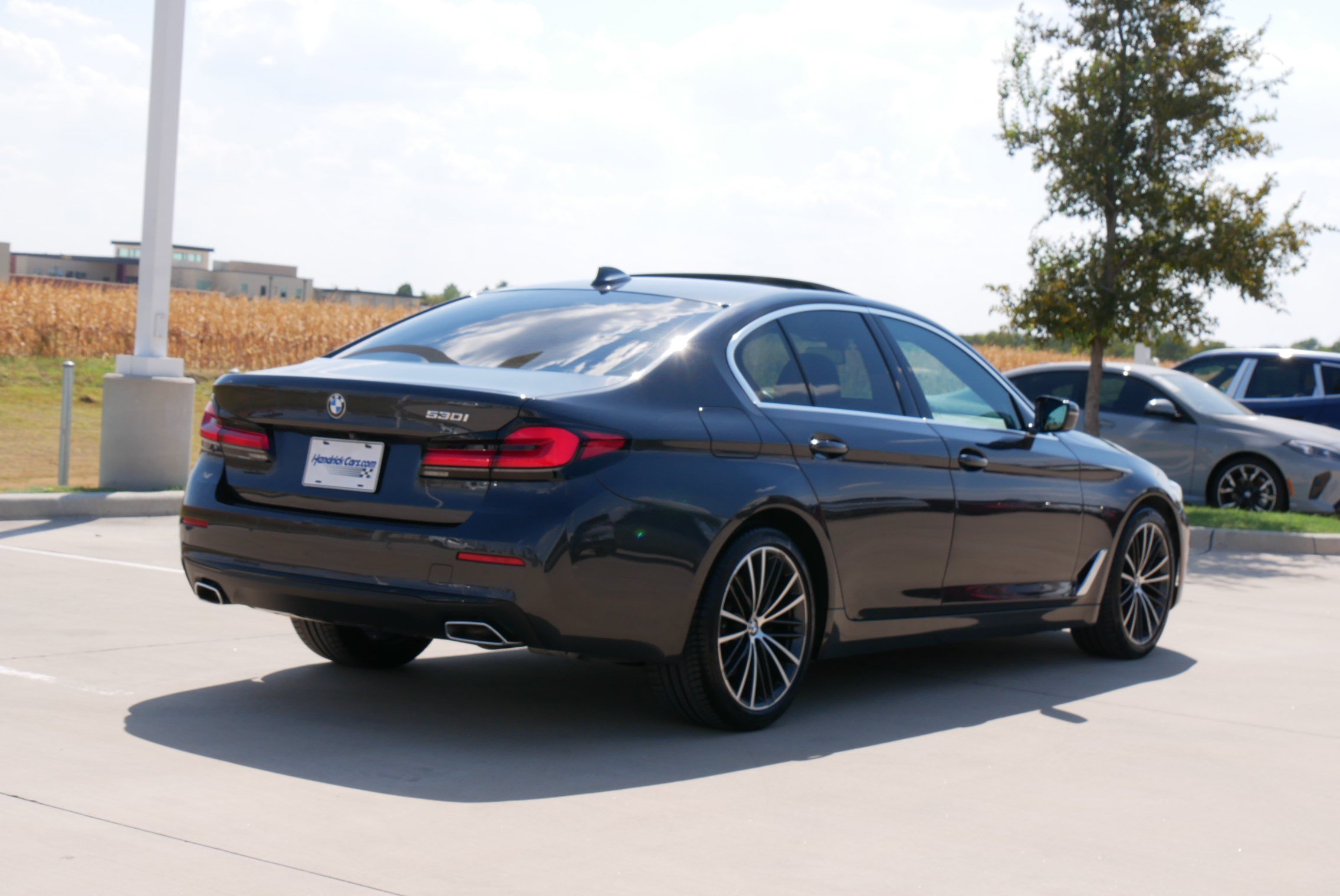 Used 2022 BMW 530i w/ Premium Package RWD image 9