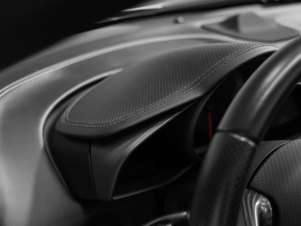 Used 2016 McLaren 675LT Spider RWD image 50