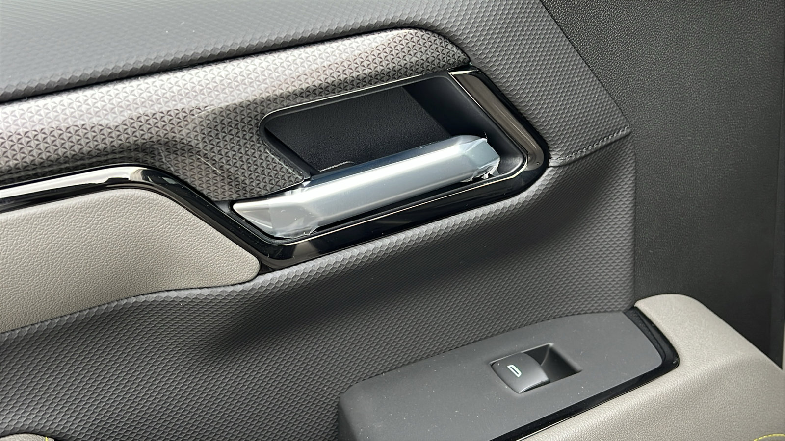 New 2026 Chevrolet Silverado 1500 ZR2 image 15