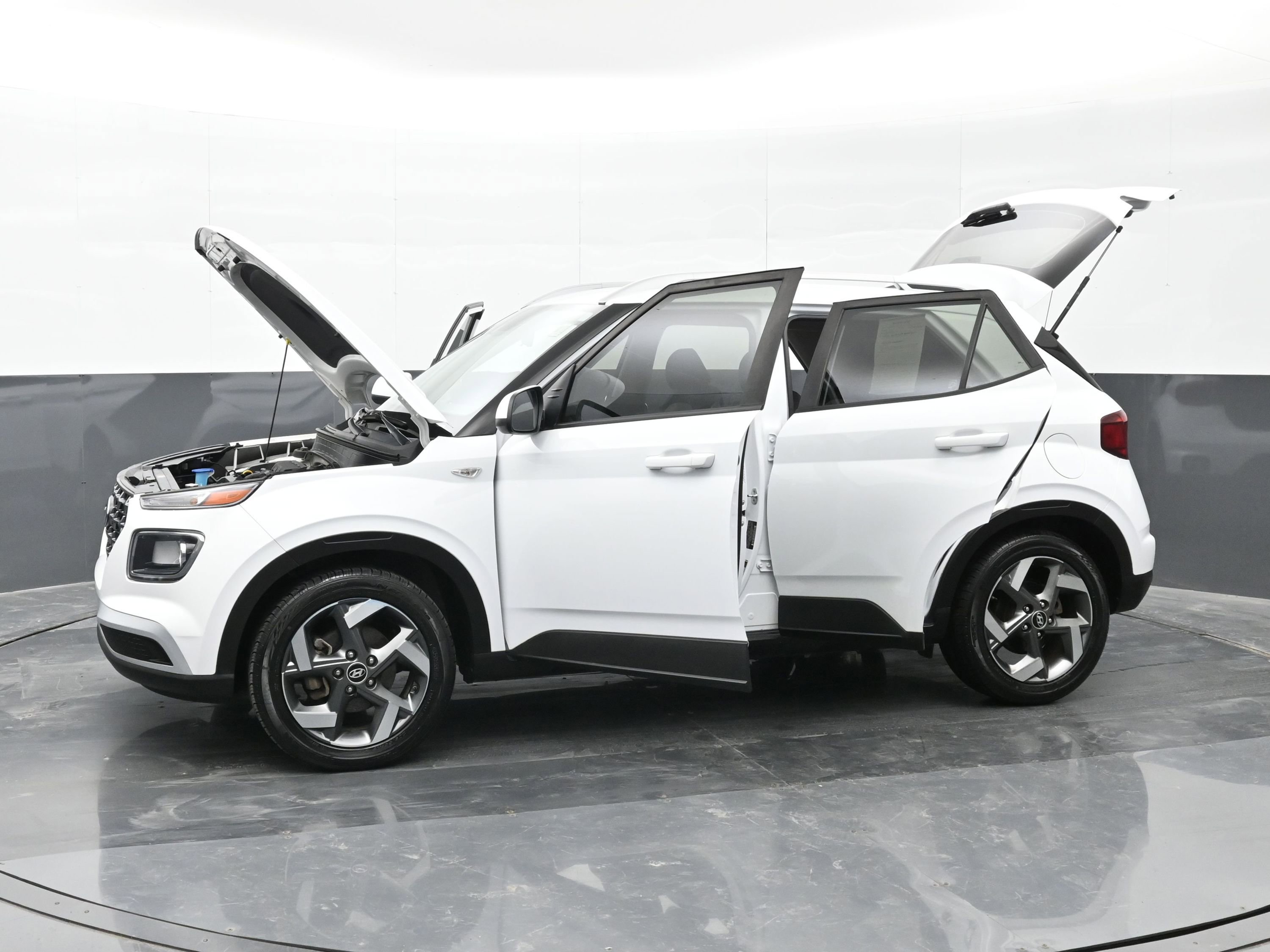 Certified 2022 Hyundai Venue SEL image 49