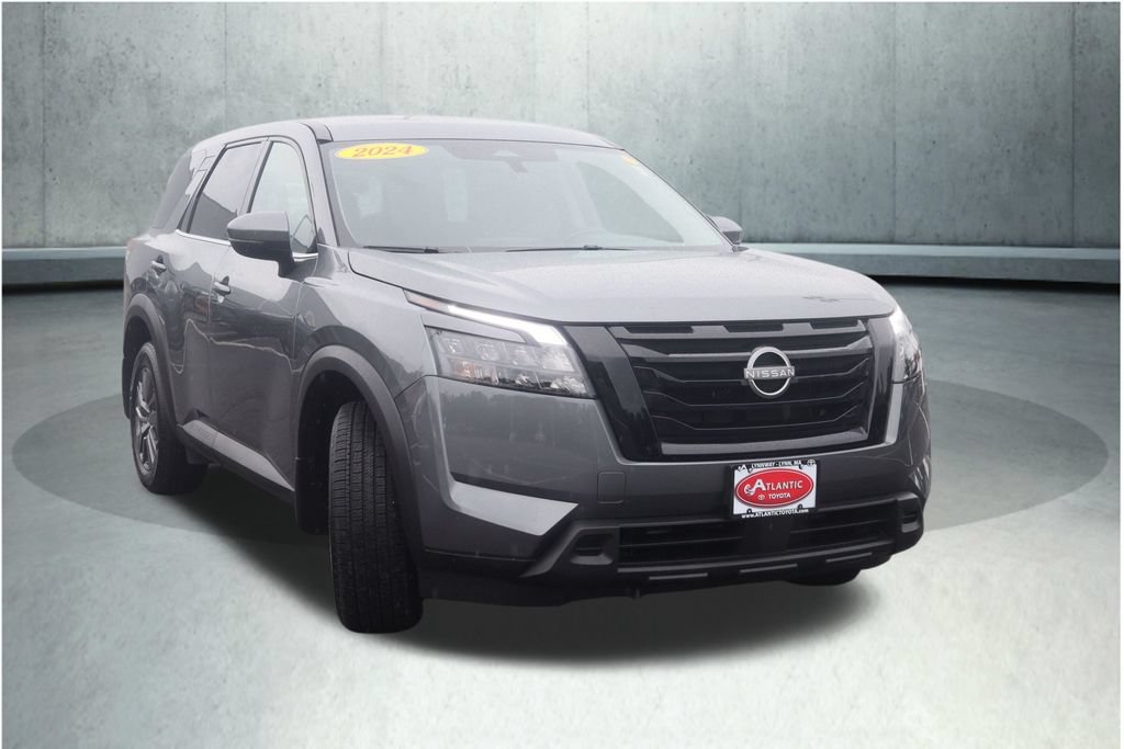 Used 2024 Nissan Pathfinder SV w/ Black Appearance Package AWD/4WD image 15