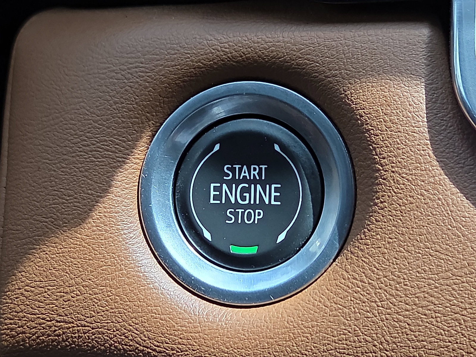 Used 2024 GMC Canyon AT4 image 20