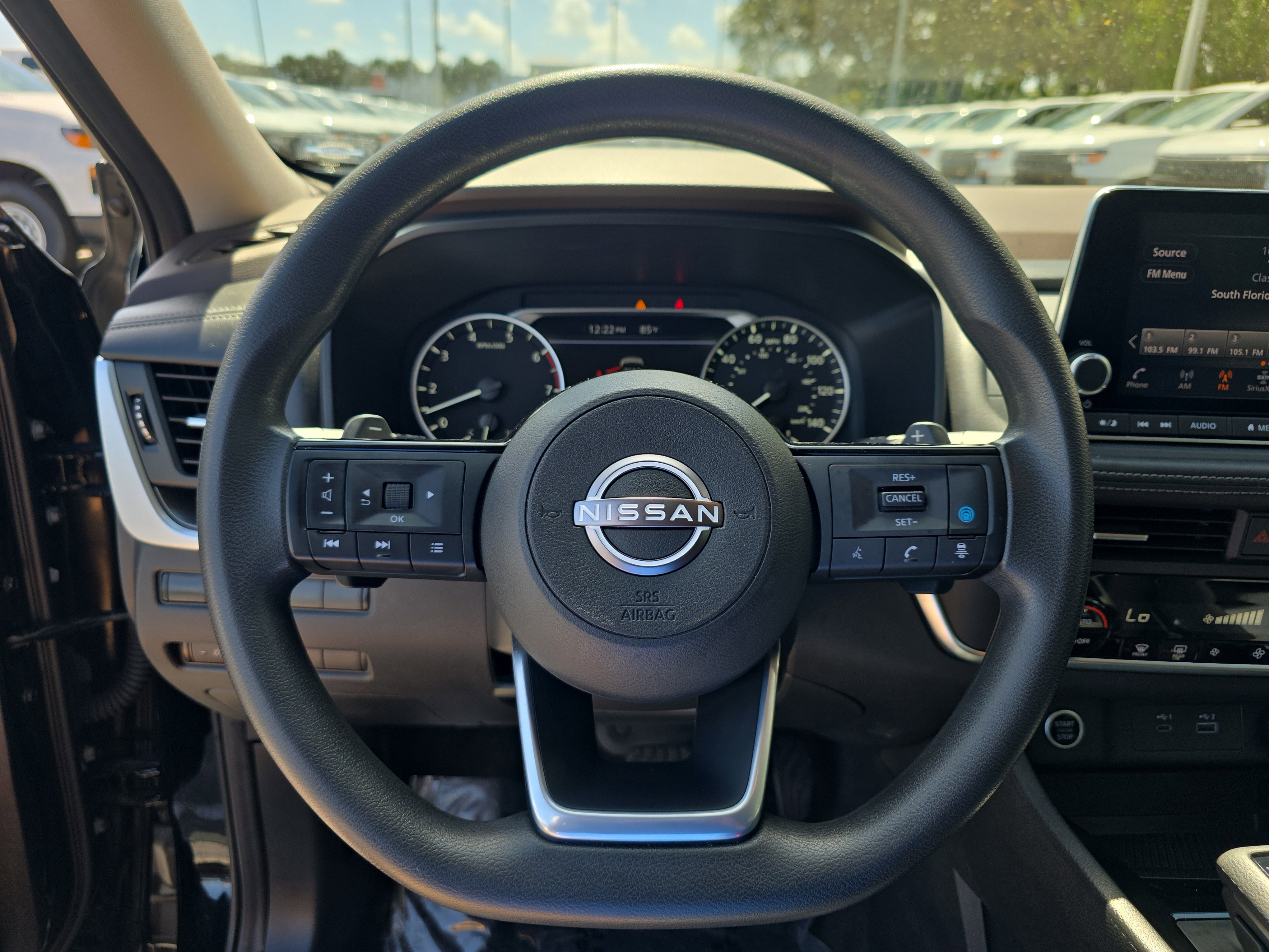 Used 2023 Nissan Rogue SV image 27