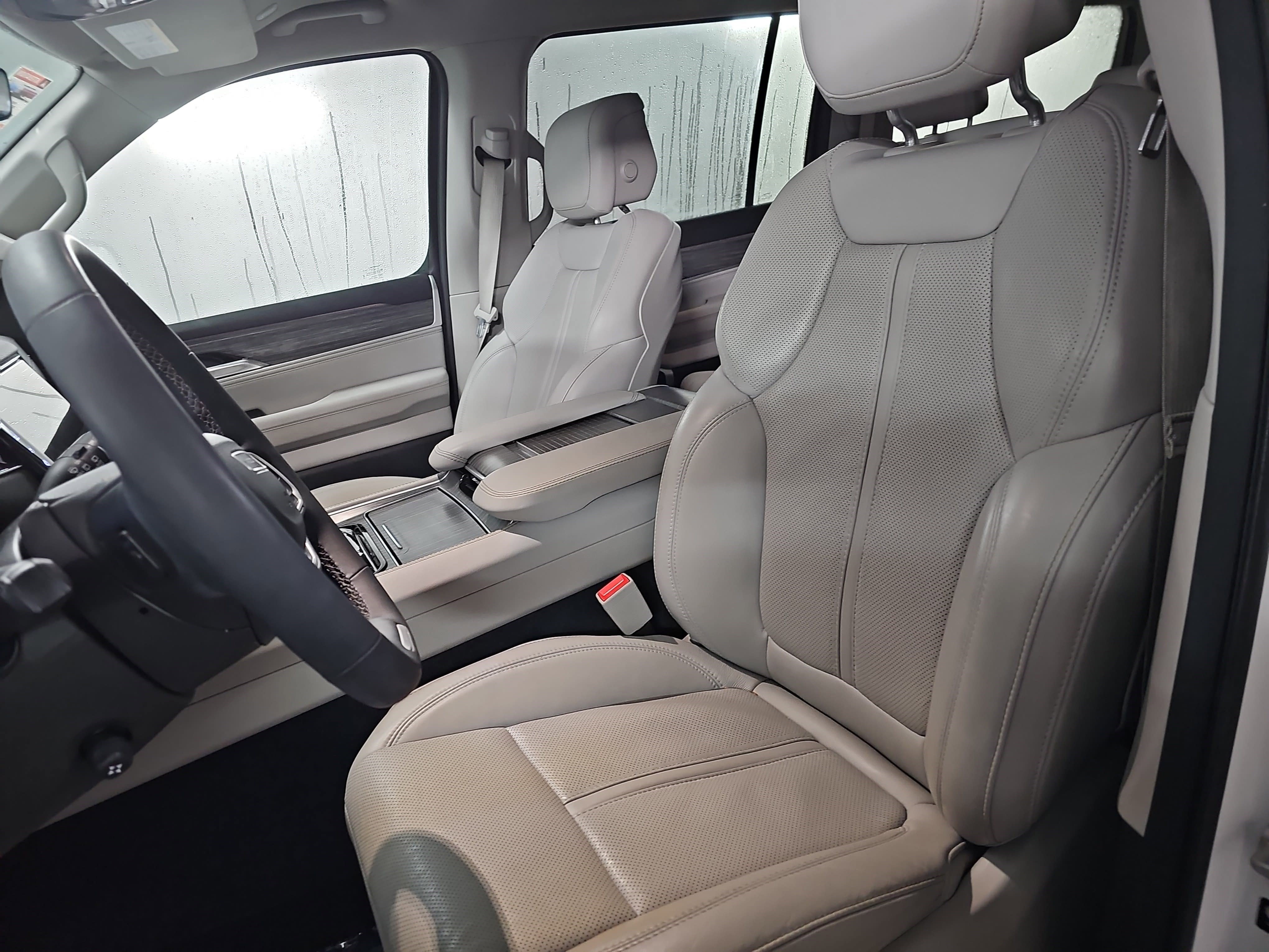 Used 2024 Jeep Wagoneer Series III image 17