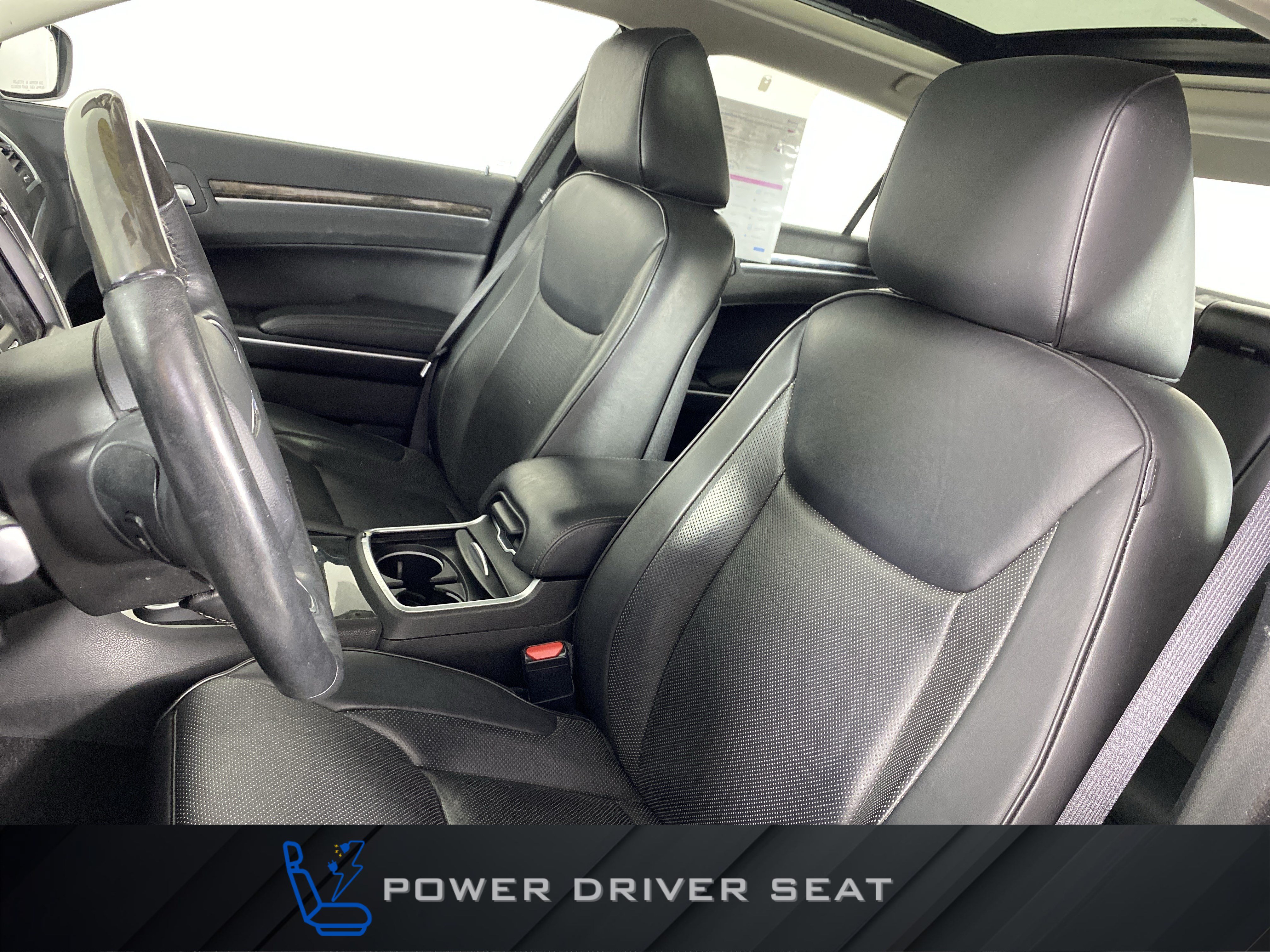 Used 2019 Chrysler 300 Limited RWD image 19