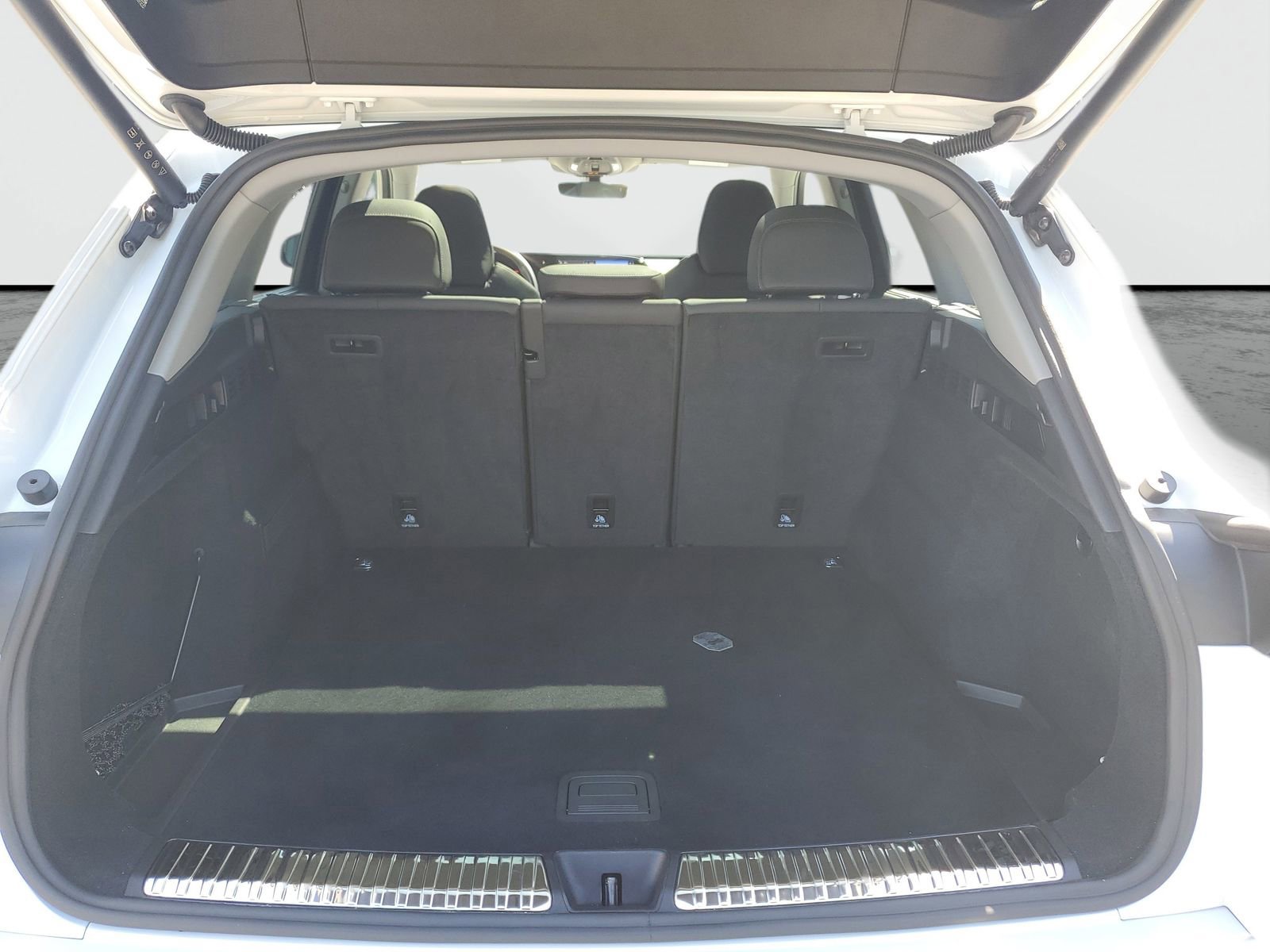 Used 2025 Audi Q5 Premium Plus w/ Premium Plus image 9