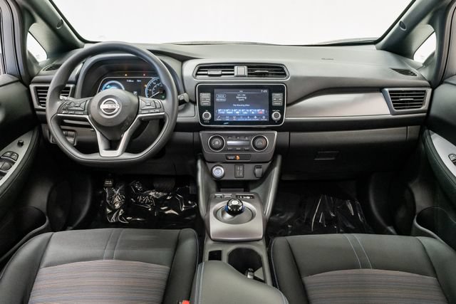 Used 2025 Nissan Leaf S FWD image 31