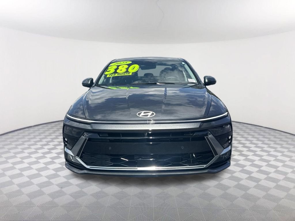 Used 2025 Hyundai Sonata Limited FWD image 2