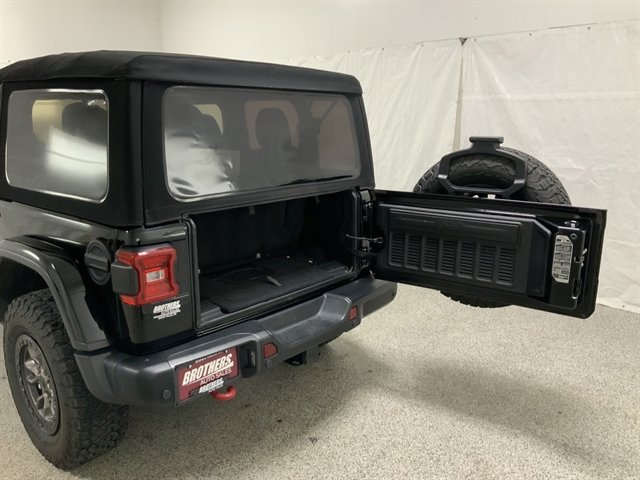 Used 2018 Jeep Wrangler Rubicon w/ Steel Bumper Group image 12