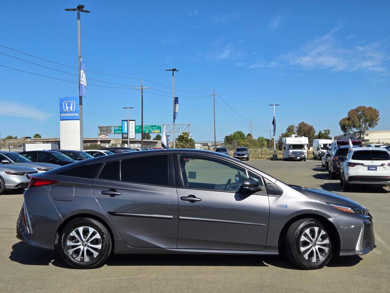 Used 2022 Toyota Prius Prime XLE FWD image 8
