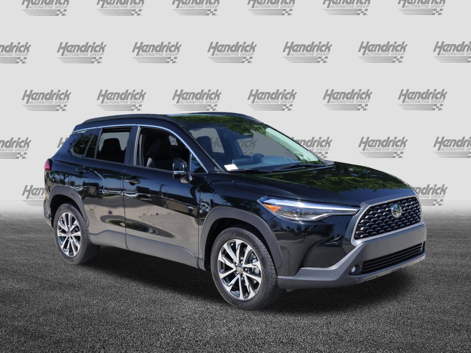 Used 2023 Toyota Corolla Cross XLE w/ Convenience Package AWD/4WD image 2