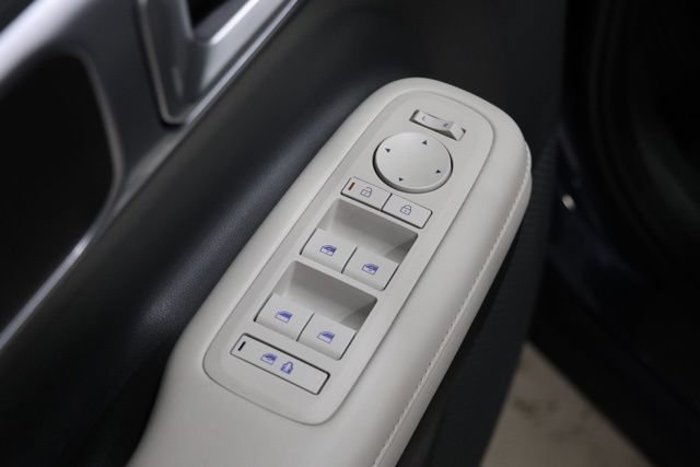 Used 2025 Hyundai Santa Fe SEL FWD image 19