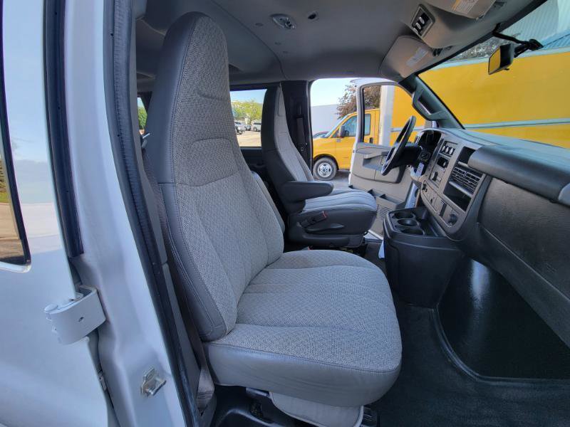 Used 2018 Chevrolet Express 3500 LS RWD image 47