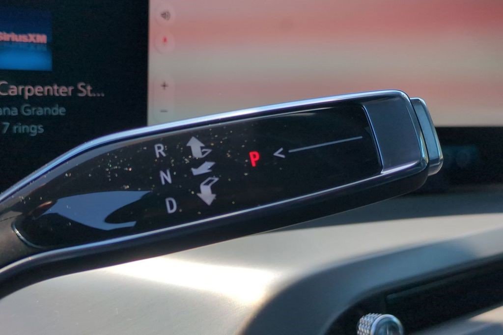 Certified 2026 Cadillac Vistiq Premium Luxury AWD/4WD image 10