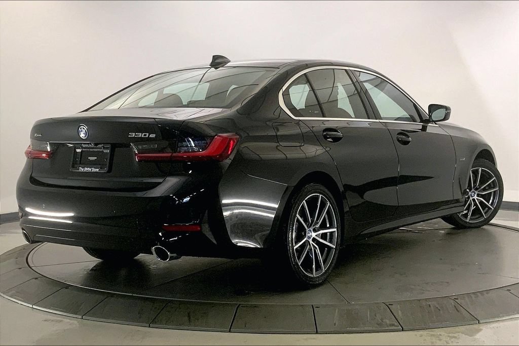 Used 2022 BMW 330e xDrive w/ Premium Package AWD/4WD image 12
