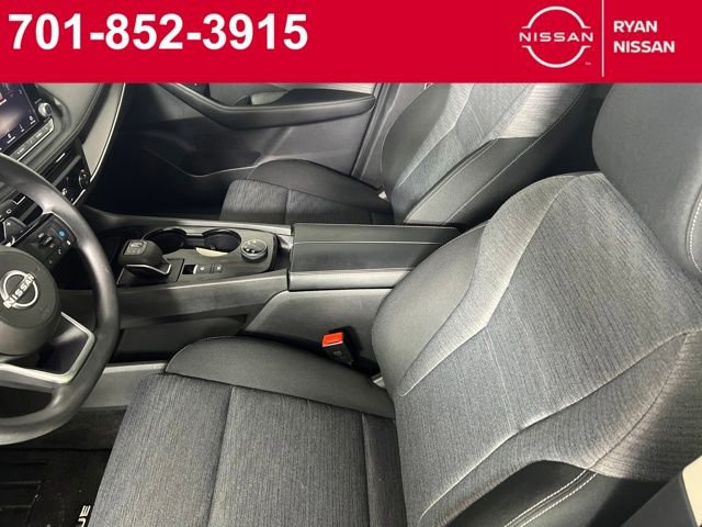 Certified 2023 Nissan Rogue SV image 24