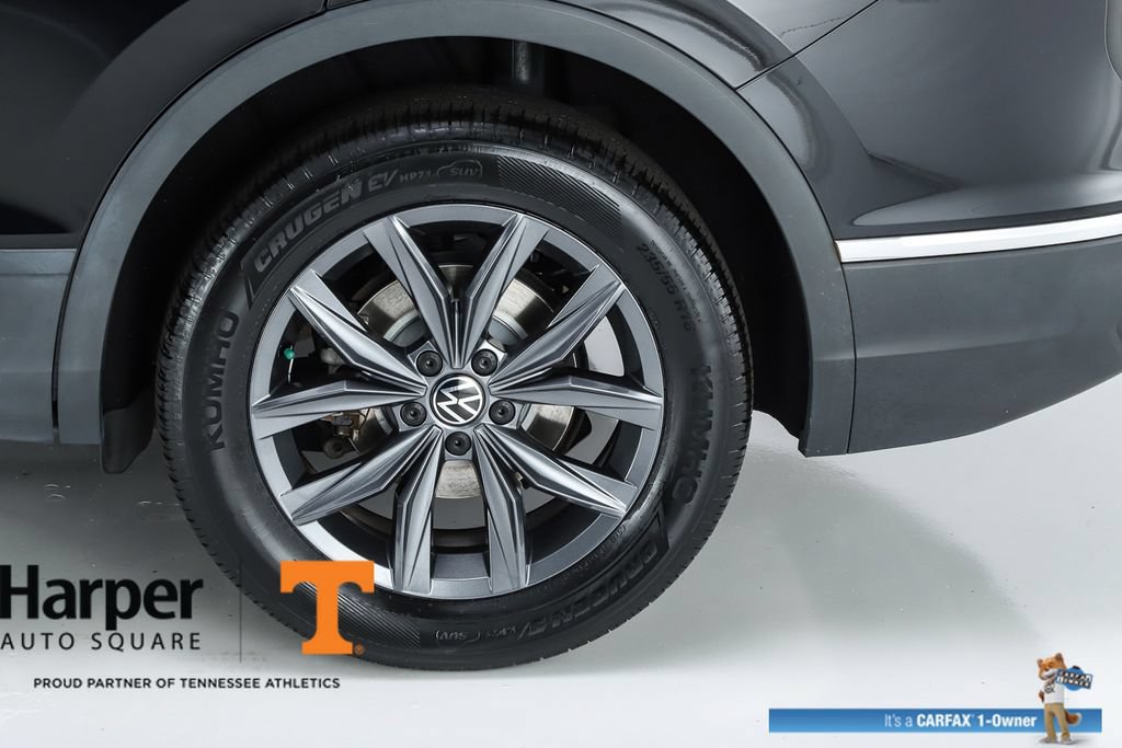 Used 2023 Volkswagen Tiguan SE w/ Panoramic Sunroof Package FWD image 44