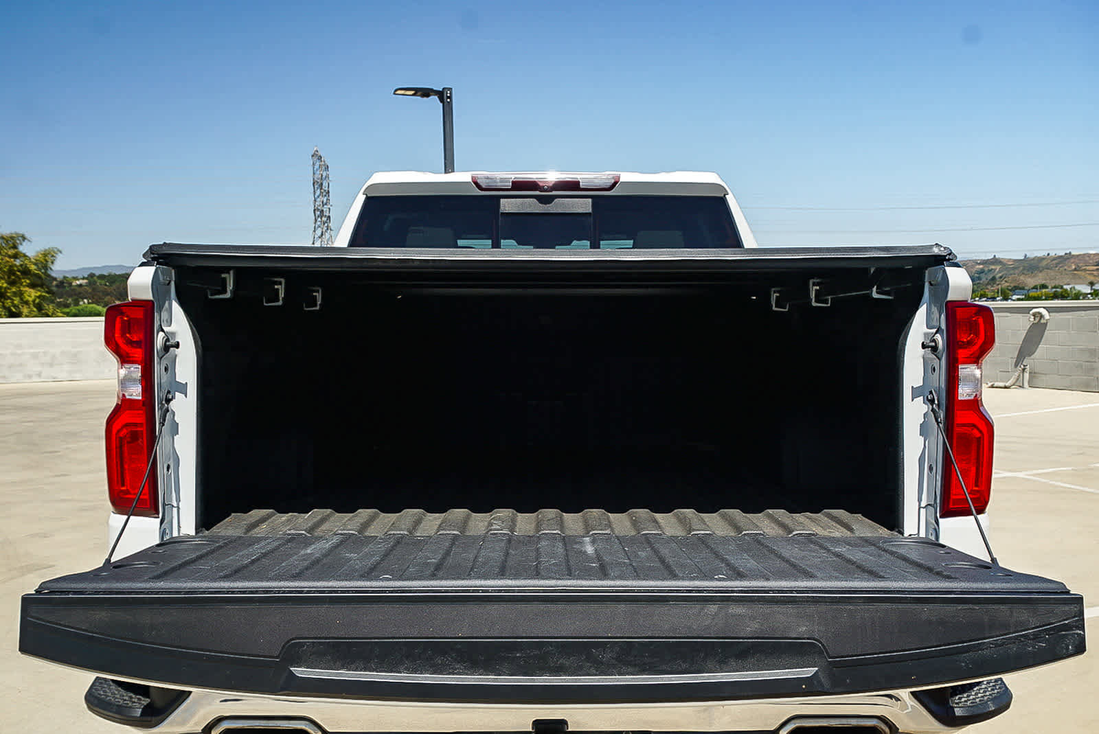 Used 2020 Chevrolet Silverado 1500 LTZ w/ LTZ Premium Package AWD/4WD image 29