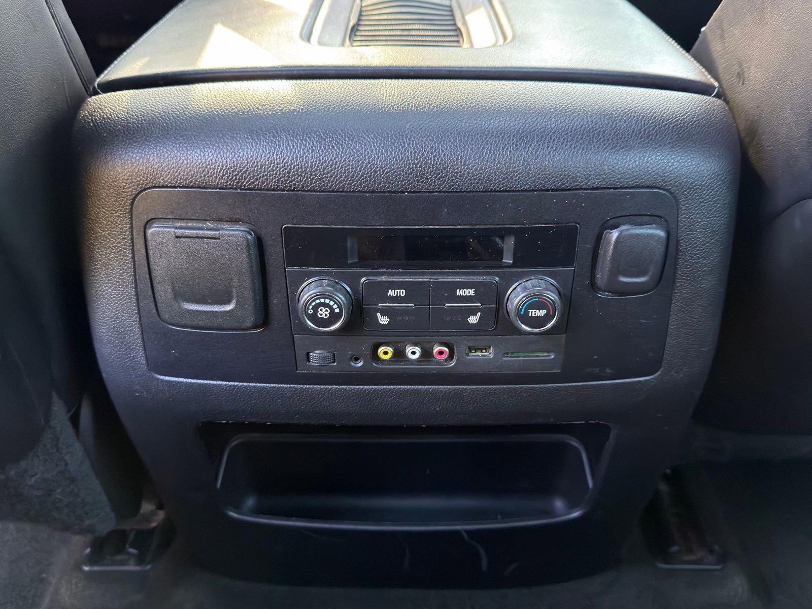 Used 2015 GMC Yukon XL Denali w/ Open Road Package image 17