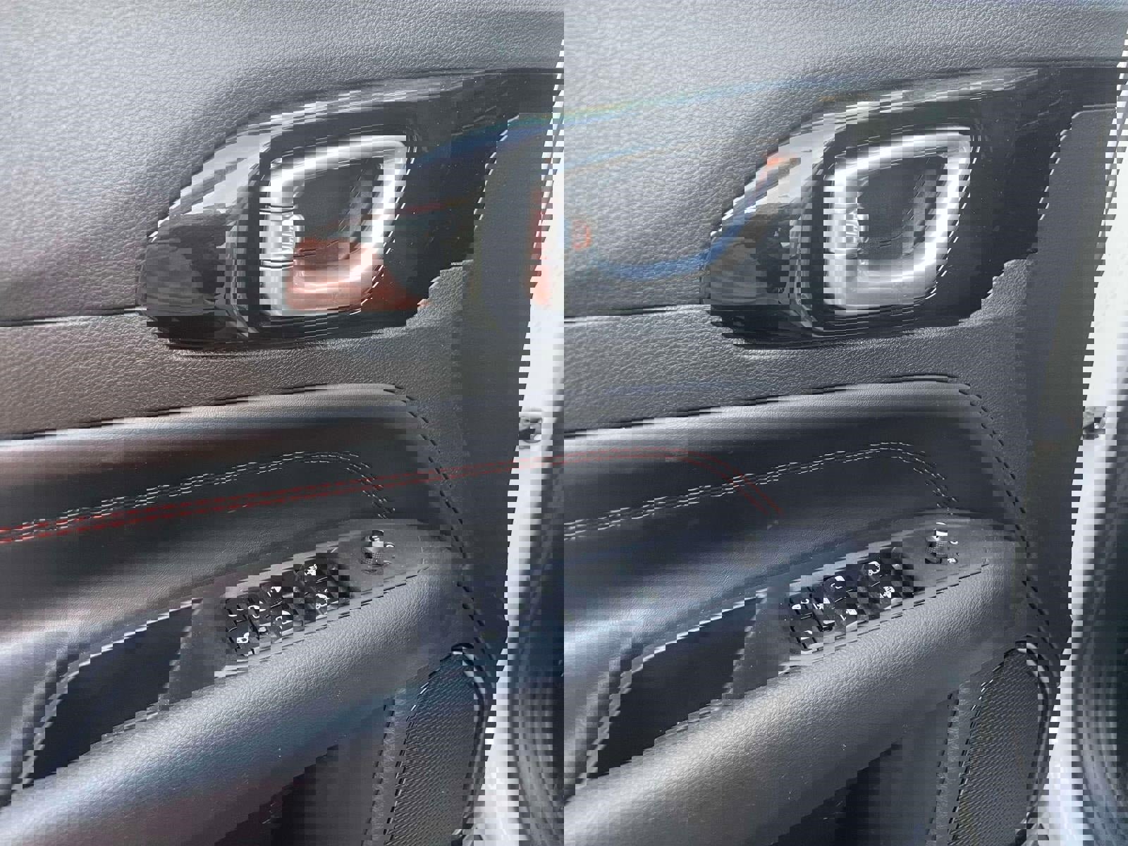 Used 2024 Jeep Compass Trailhawk image 17