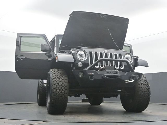 Used 2017 Jeep Wrangler Sahara w/ Connectivity Group image 53
