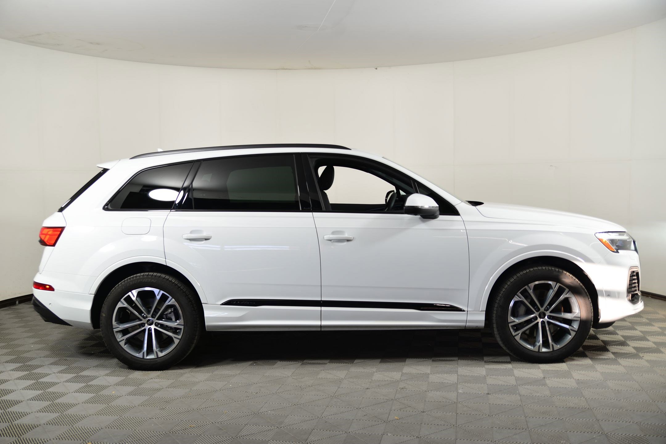 Certified 2025 Audi Q7 2.0T Premium Plus w/ Premium Plus Package image 7