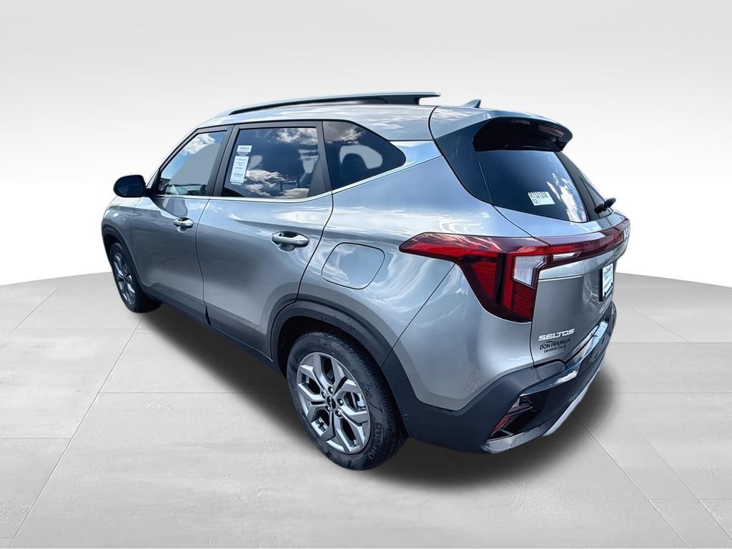 Certified 2024 Kia Seltos S FWD image 3