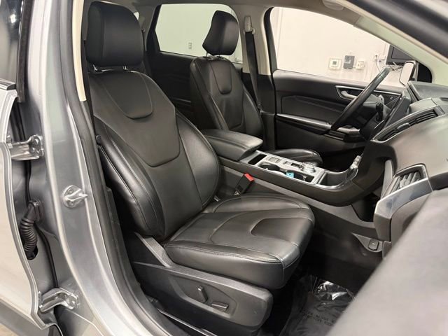 Certified 2022 Ford Edge Titanium AWD/4WD image 36