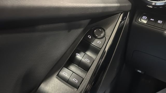 Used 2025 Chevrolet Equinox LT image 20