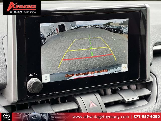 Certified 2025 Toyota RAV4 LE FWD image 31