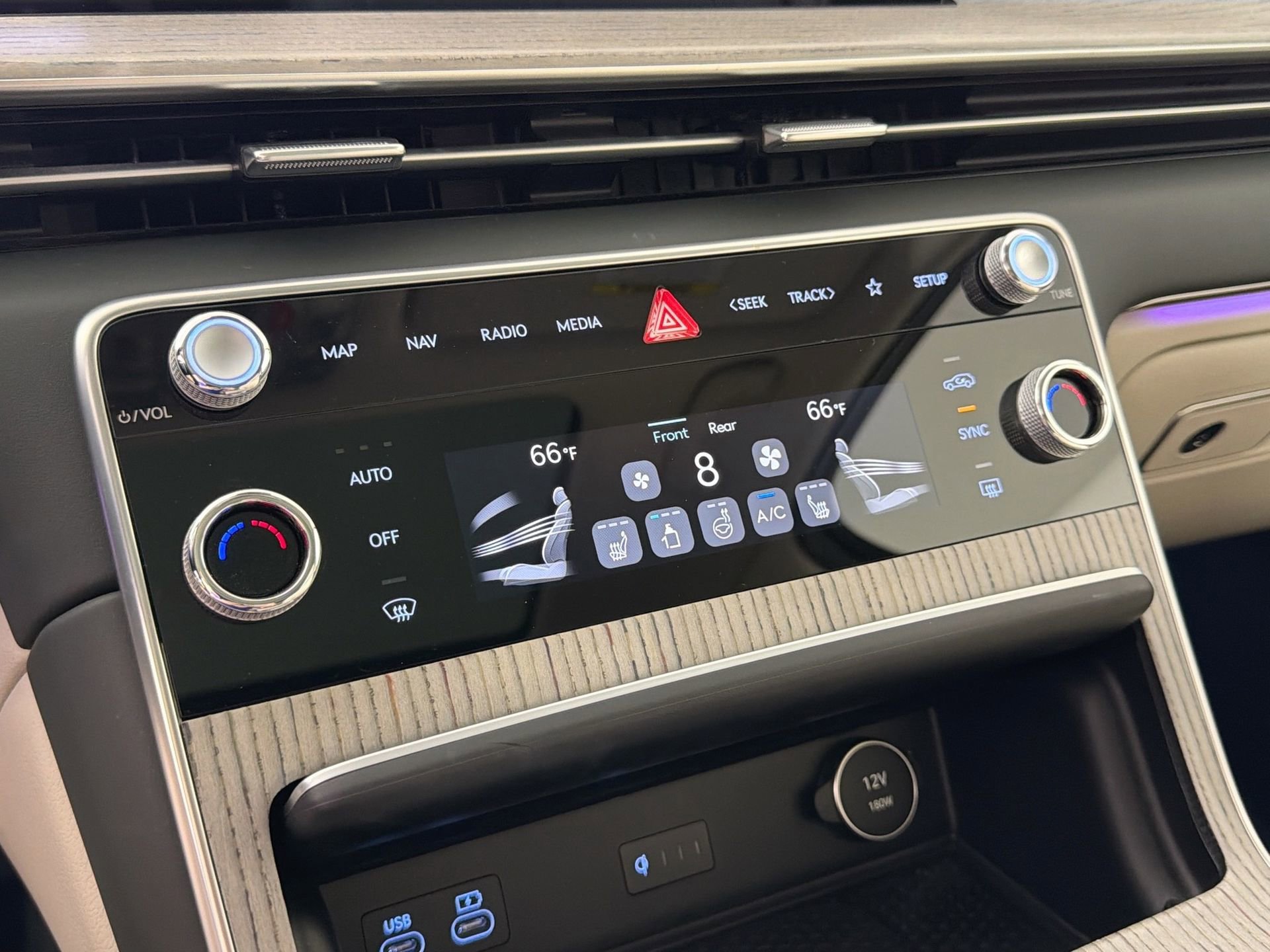 Used 2025 Genesis GV80 2.5T Select image 16