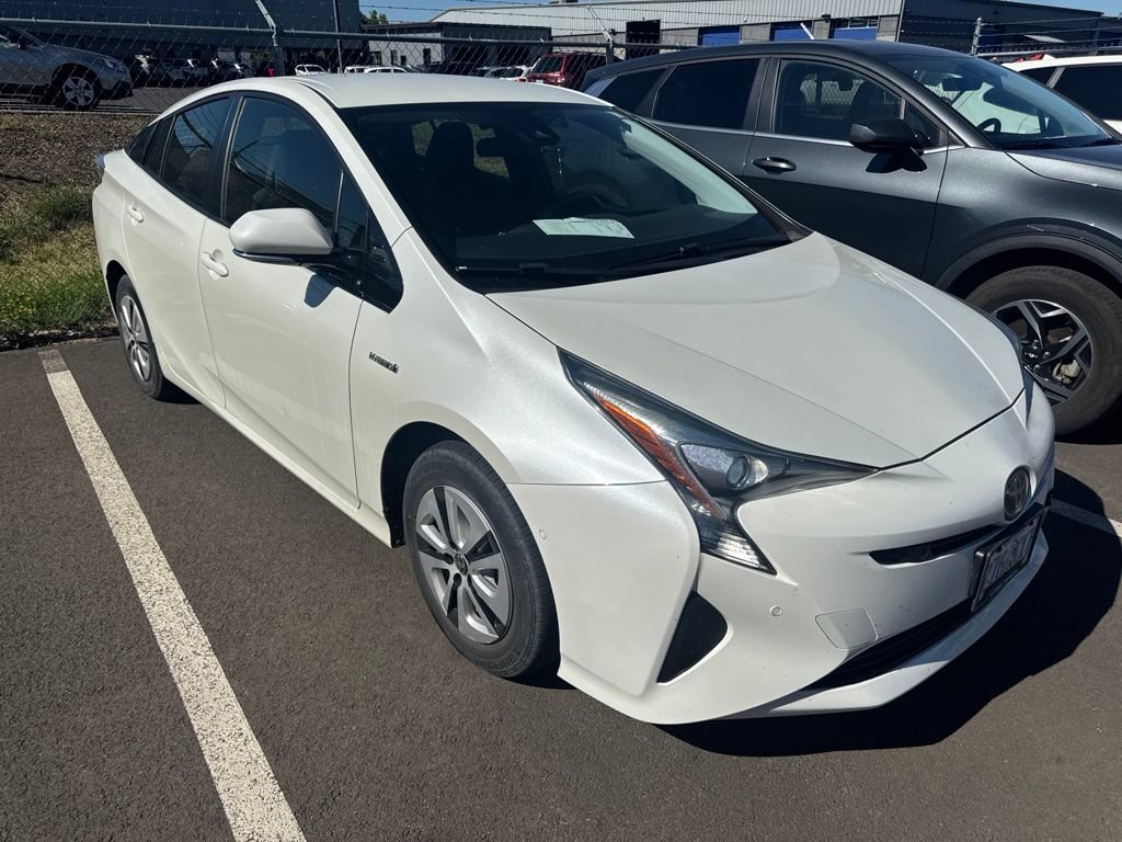 Used 2018 Toyota Prius Two w/ Prius Two Safety Plus Package FWD image 4