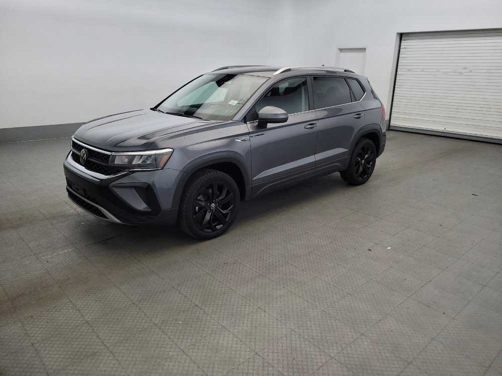 Used 2024 Volkswagen Taos SE FWD image 2