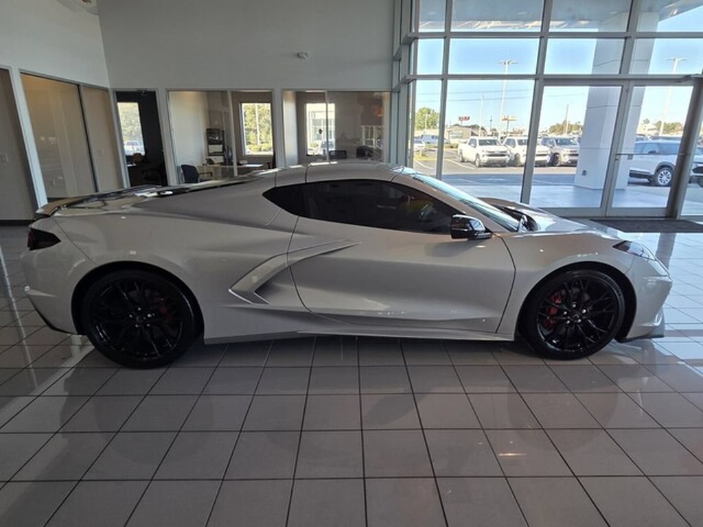Used 2026 Chevrolet Corvette Stingray Preferred Cpe w/ 2LT RWD image 8