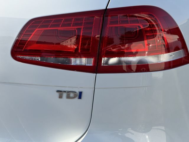 Used 2016 Volkswagen Touareg Executive AWD/4WD image 11