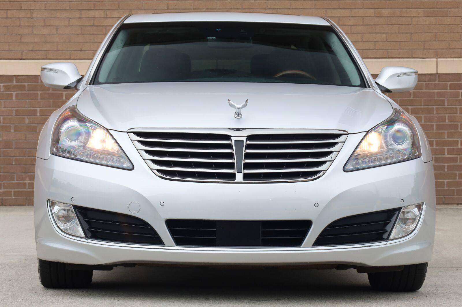 Used 2015 Hyundai Equus Signature RWD image 5