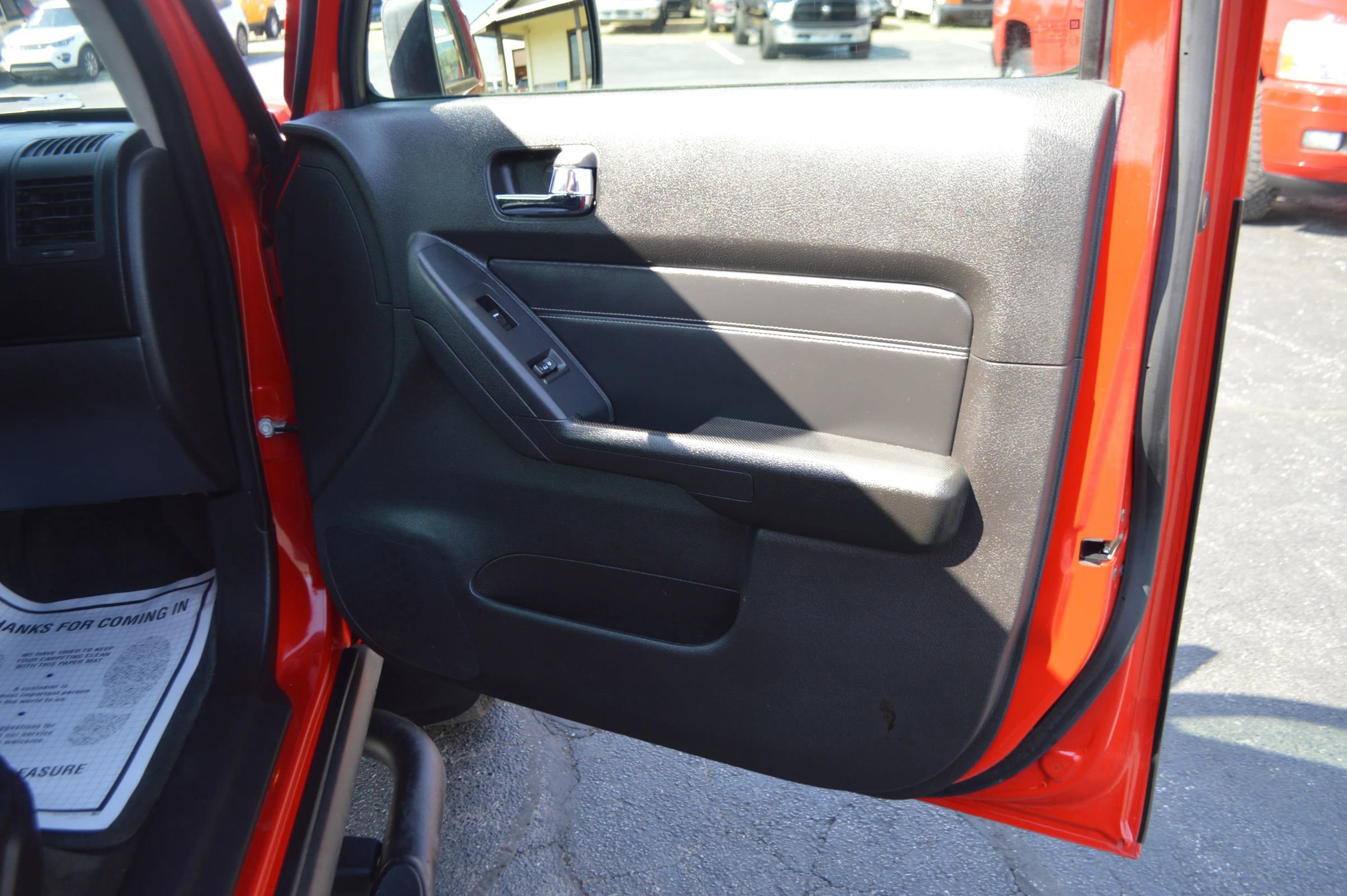 Used 2010 HUMMER H3 image 24